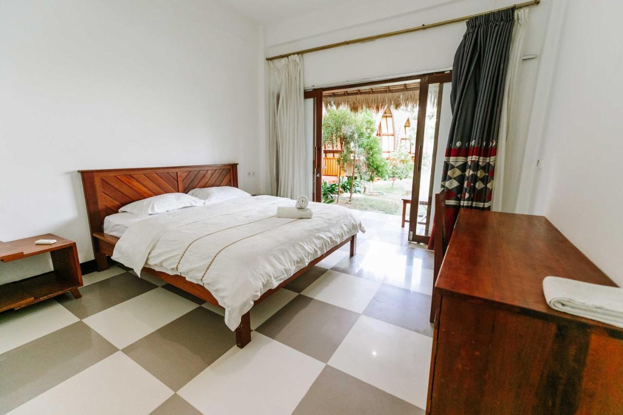 Dream Cowork Hotel Kuta  Exterior photo