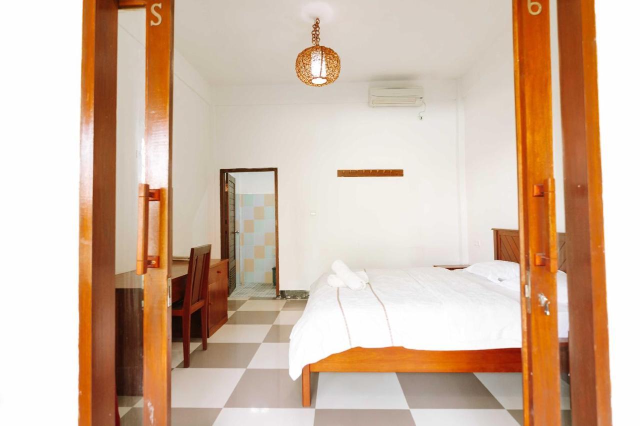 Dream Cowork Hotel Kuta  Exterior photo