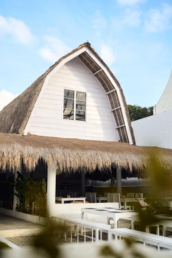 Dream Cowork Hotel Kuta  Exterior photo