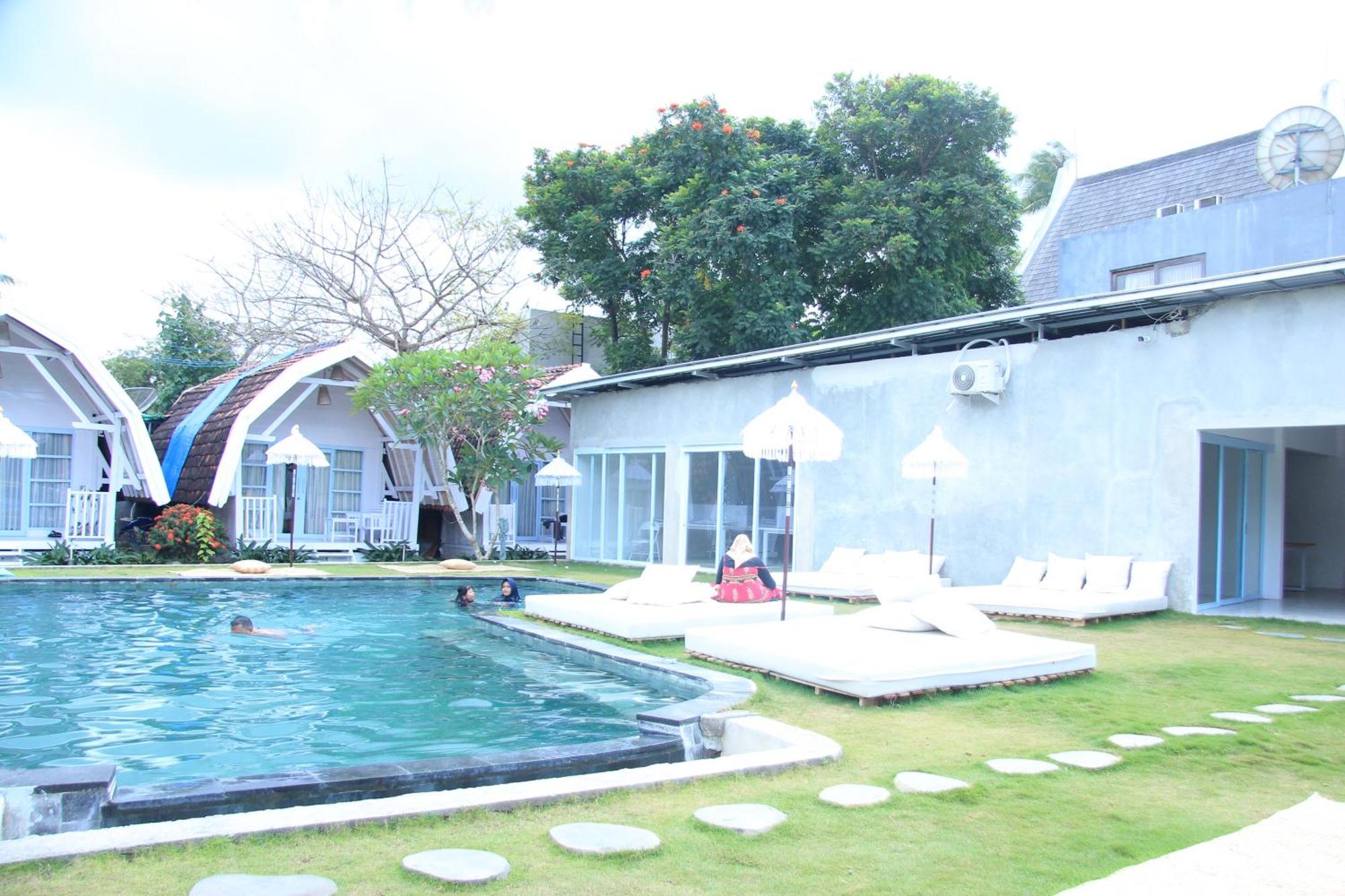 Dream Cowork Hotel Kuta  Exterior photo